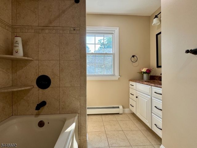 82 Catswamp Rd, Allamuchy Twp., NJ 07840