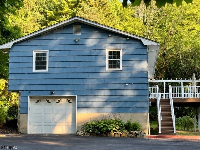 82 Catswamp Rd, Allamuchy Twp., NJ 07840