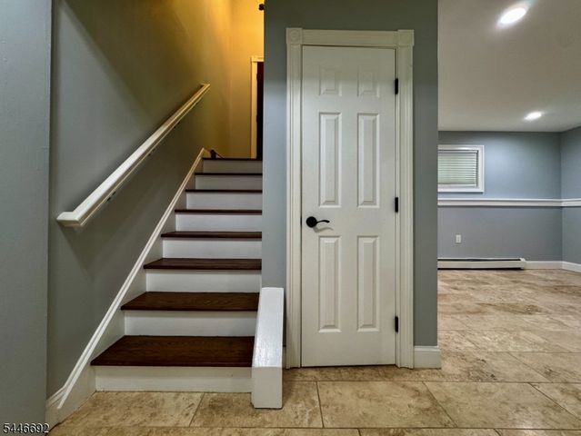 82 Catswamp Rd, Allamuchy Twp., NJ 07840
