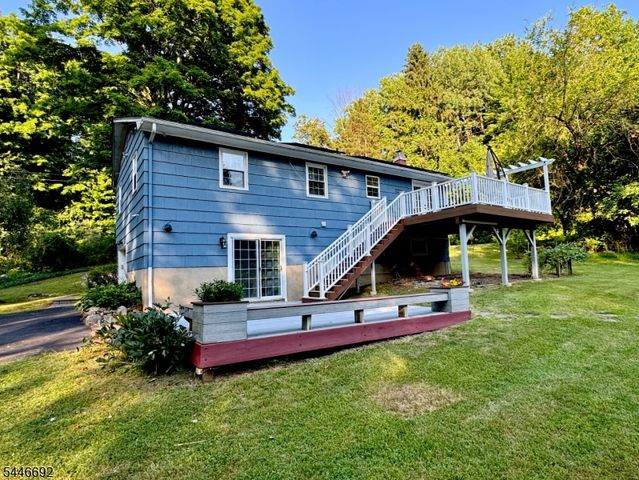 82 Catswamp Rd, Allamuchy Twp., NJ 07840