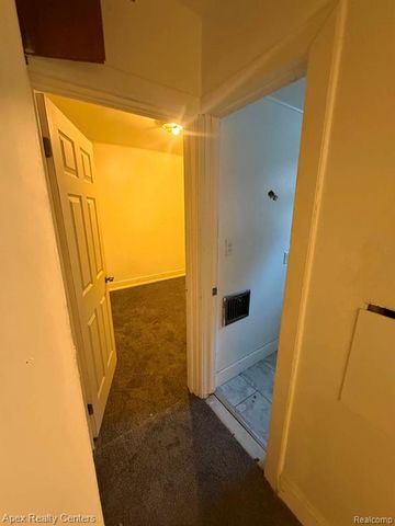 6063 Auburn Street, Detroit, MI 48228