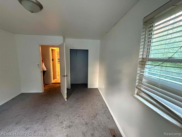 6063 Auburn Street, Detroit, MI 48228