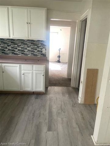 6063 Auburn Street, Detroit, MI 48228