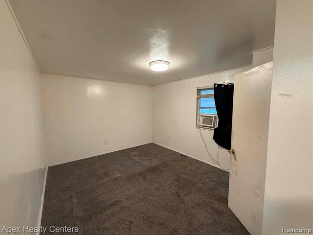 6063 Auburn Street, Detroit, MI 48228
