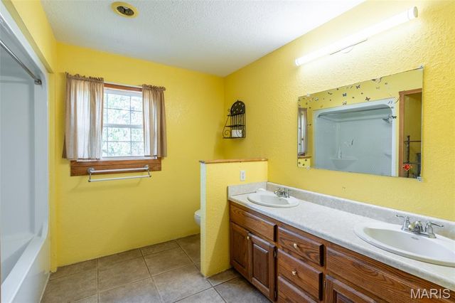 151 Highway RA, Wappapello, MO 63966