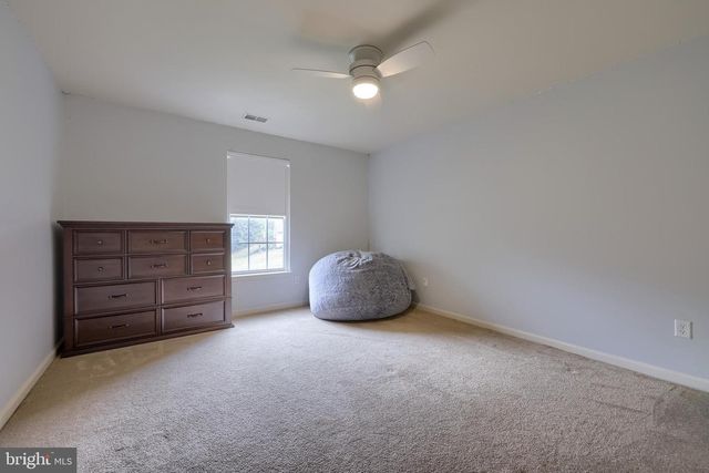 2389 SLATER HILL LN E, York, PA 17406