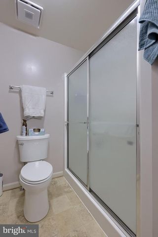 2389 SLATER HILL LN E, York, PA 17406