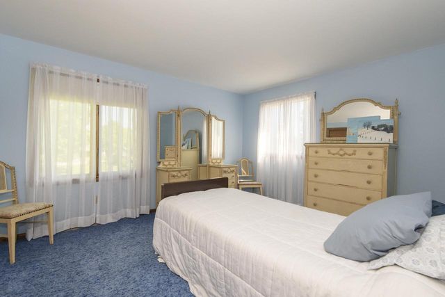 524 Park Crest DRIVE, Thiensville, WI 53092