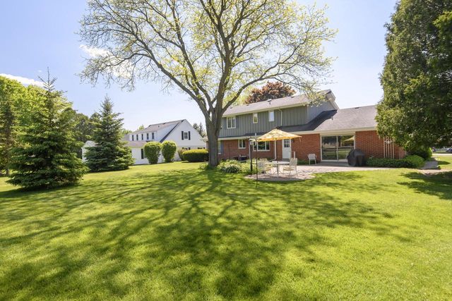 524 Park Crest DRIVE, Thiensville, WI 53092