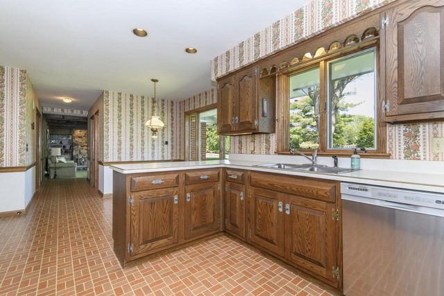524 Park Crest DRIVE, Thiensville, WI 53092