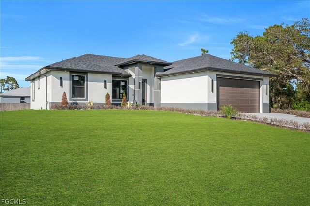 2614 44th ST W, Lehigh Acres, FL 33971