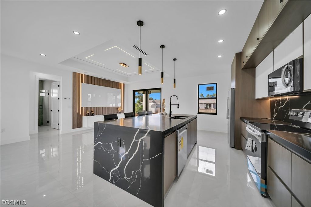 2614 44th ST W, Lehigh Acres, FL 33971