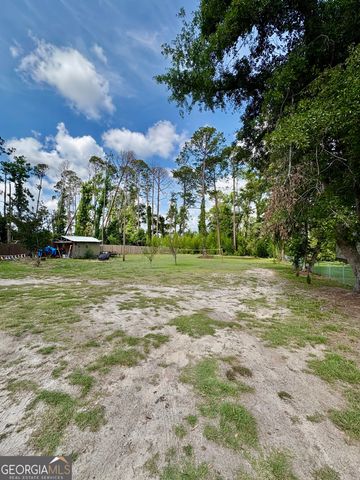 348 S Victory Drive, Lyons, GA 30436