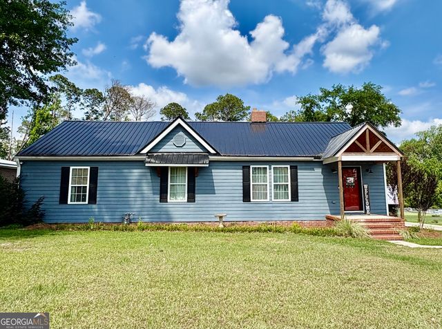 348 S Victory Drive, Lyons, GA 30436
