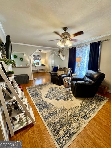 348 S Victory Drive, Lyons, GA 30436