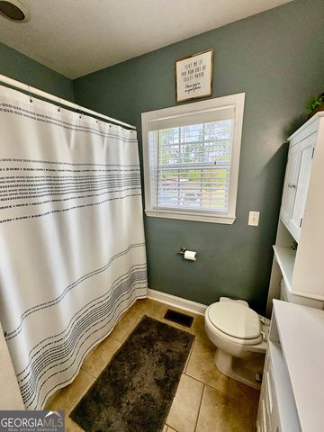 348 S Victory Drive, Lyons, GA 30436