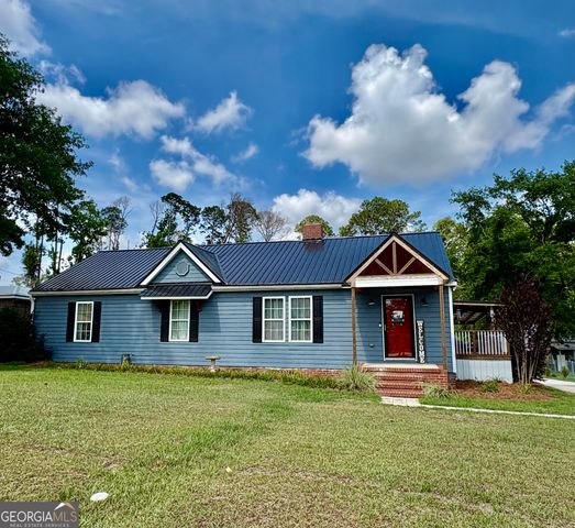 348 S Victory Drive, Lyons, GA 30436