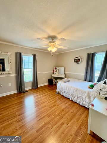 348 S Victory Drive, Lyons, GA 30436