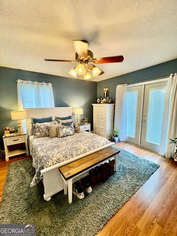 348 S Victory Drive, Lyons, GA 30436