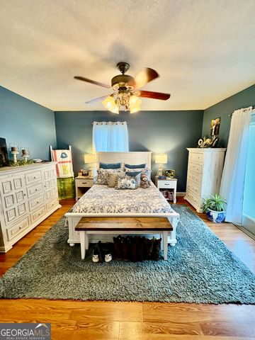 348 S Victory Drive, Lyons, GA 30436
