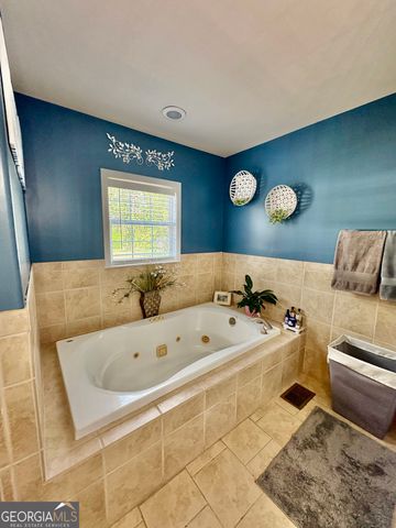348 S Victory Drive, Lyons, GA 30436