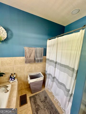 348 S Victory Drive, Lyons, GA 30436