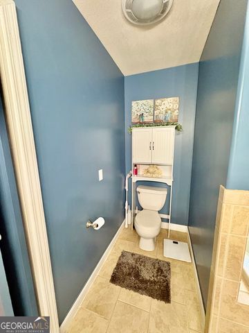 348 S Victory Drive, Lyons, GA 30436