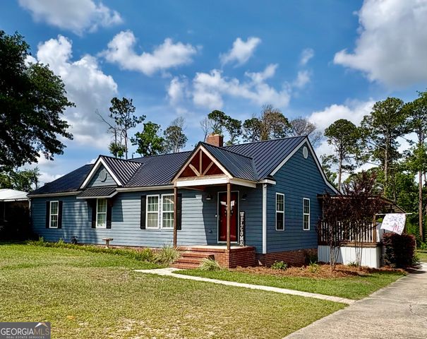 348 S Victory Drive, Lyons, GA 30436