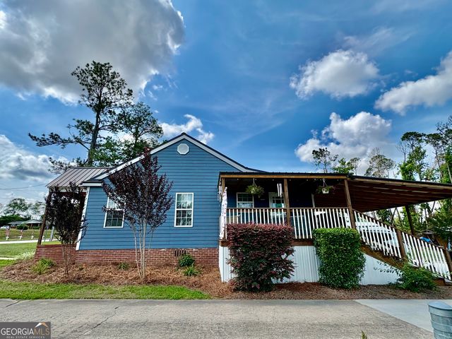 348 S Victory Drive, Lyons, GA 30436