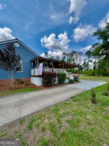 348 S Victory Drive, Lyons, GA 30436