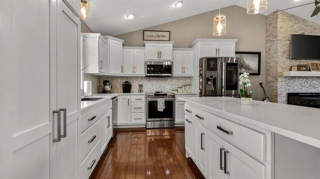 695 Autumn Drive, Altoona, WI 54720