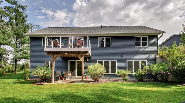 695 Autumn Drive, Altoona, WI 54720