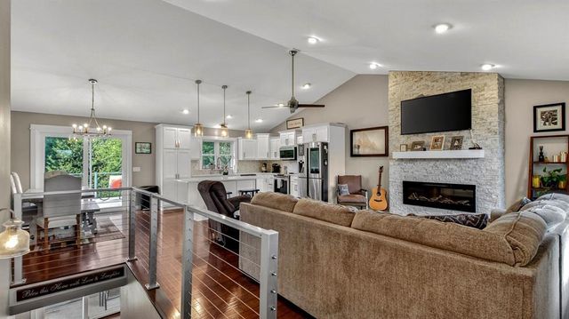 695 Autumn Drive, Altoona, WI 54720