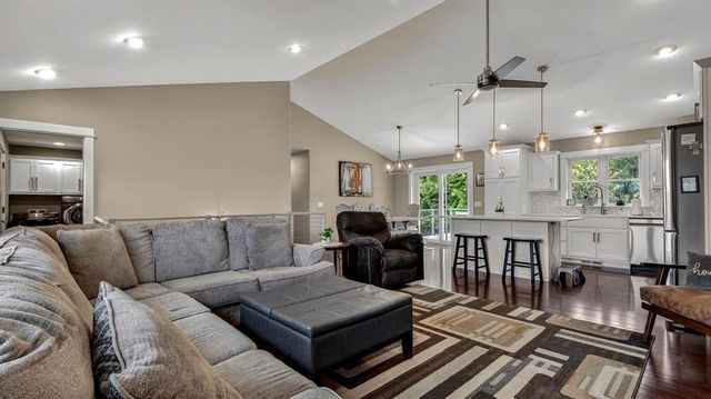 695 Autumn Drive, Altoona, WI 54720