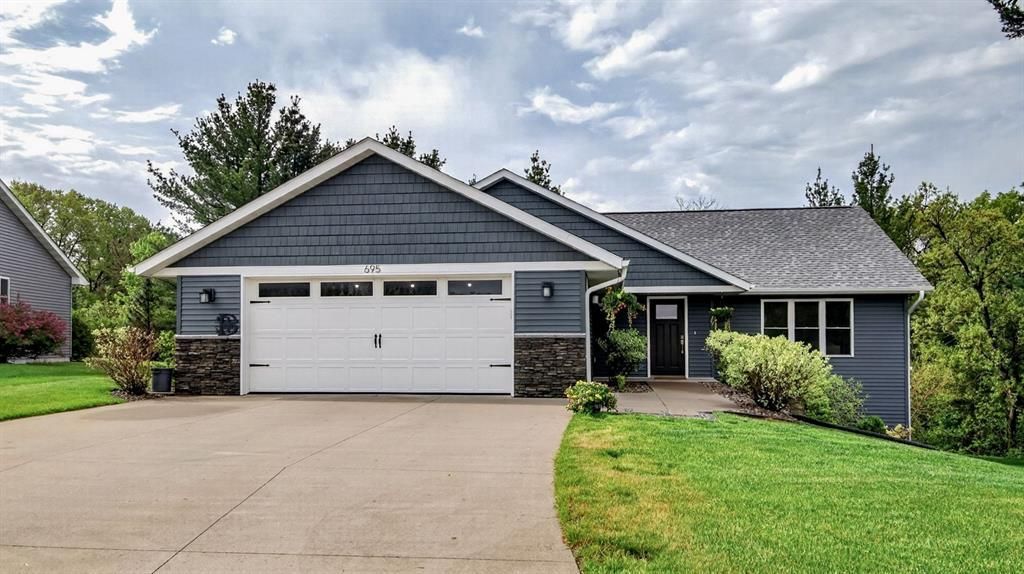 695 Autumn Drive, Altoona, WI 54720
