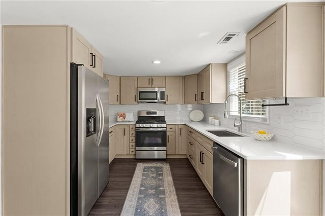 301 Roswell Green Lane, Roswell, GA 30075