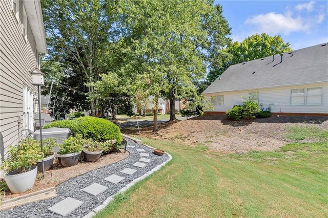 301 Roswell Green Lane, Roswell, GA 30075