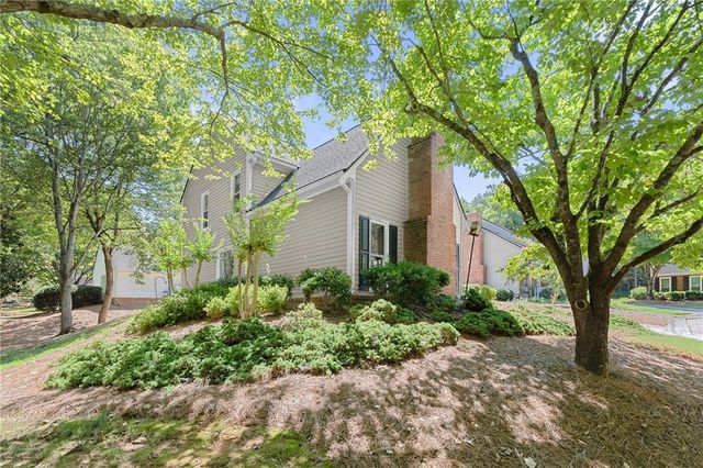 301 Roswell Green Lane, Roswell, GA 30075