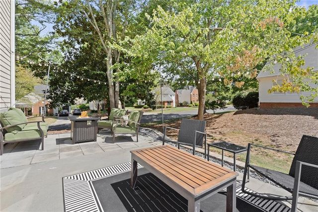 301 Roswell Green Lane, Roswell, GA 30075
