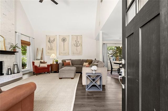 301 Roswell Green Lane, Roswell, GA 30075
