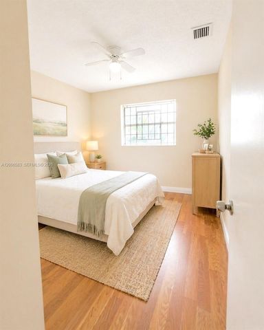 3896 NW 207 St 1, Miami Gardens, FL 33055