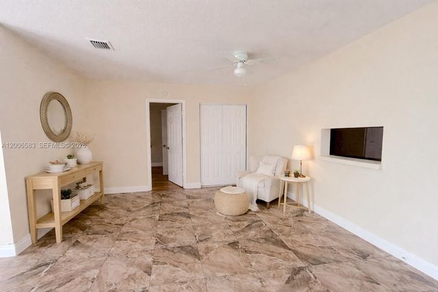 3896 NW 207 St 1, Miami Gardens, FL 33055