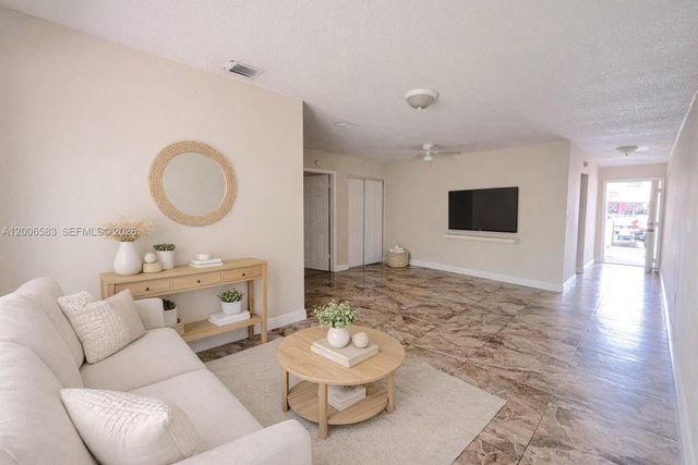 3896 NW 207 St 1, Miami Gardens, FL 33055