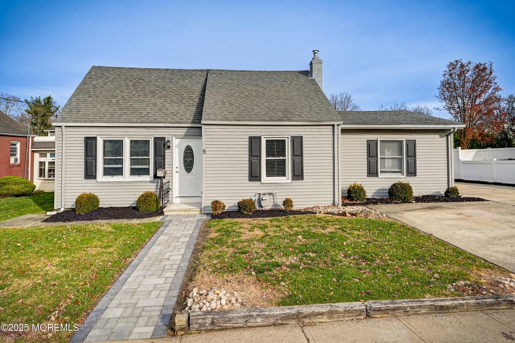 5 Seventh Street, Matawan, NJ 07747