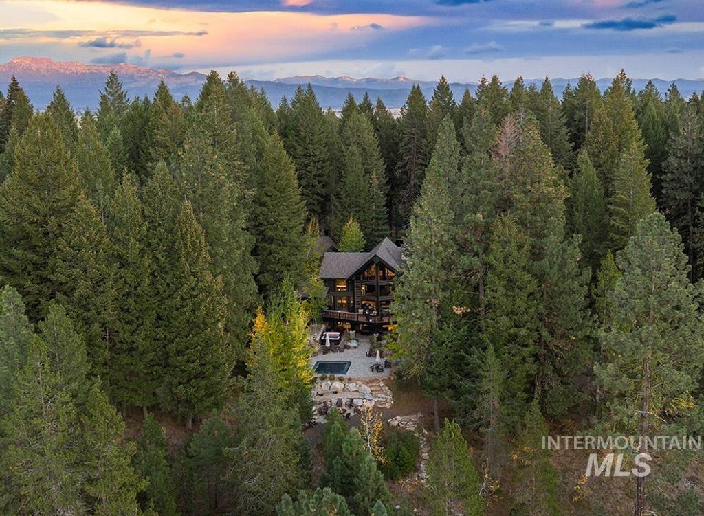 305 Blackhawk Lake Dr., McCall, ID 83638