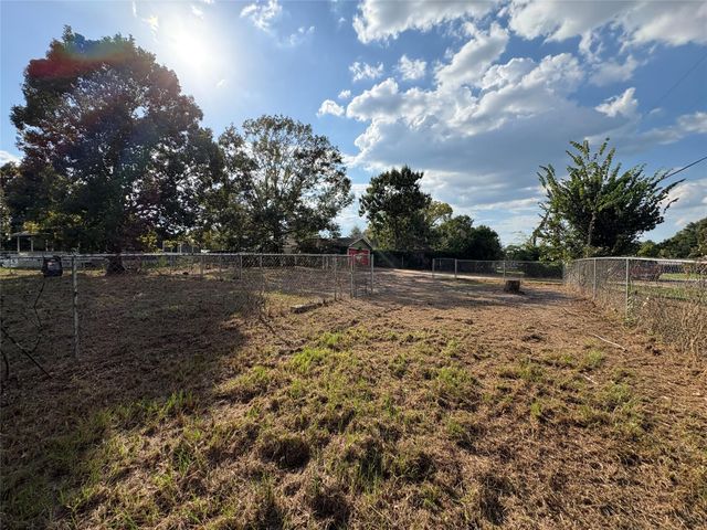 401 Lakeview Drive, Onalaska, TX 77360