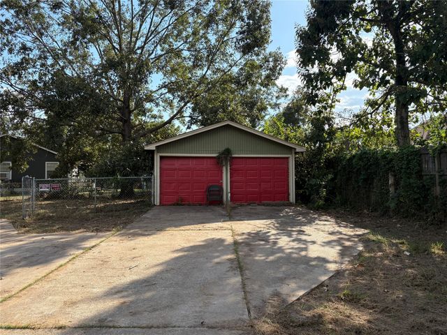 401 Lakeview Drive, Onalaska, TX 77360