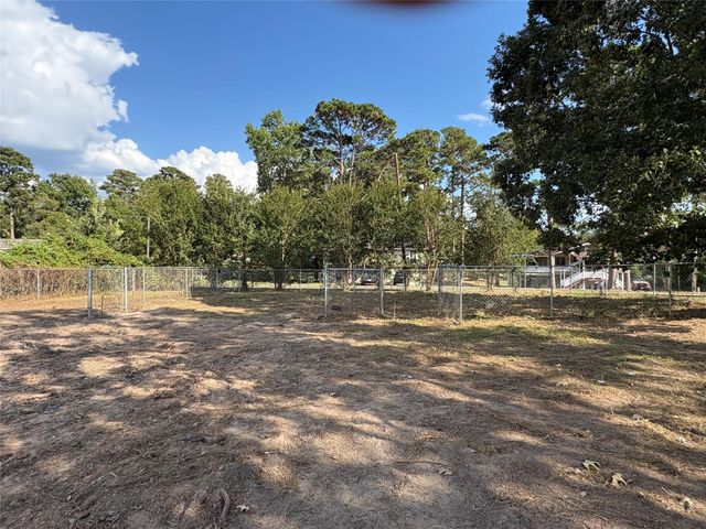 401 Lakeview Drive, Onalaska, TX 77360