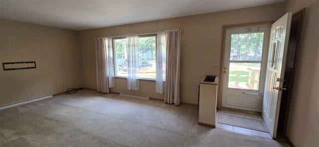 2159 Seminole Road, Norton Shores, MI 49441