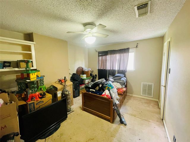 118 Driftwood Drive, Lake Jackson, TX 77566